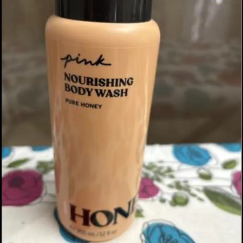 🍯 Consiente tu piel con Pure Honey 🍯