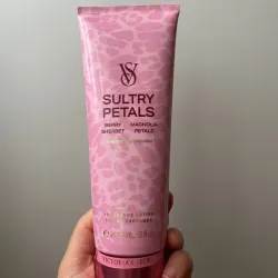 🌷Crema Sultry Petals 