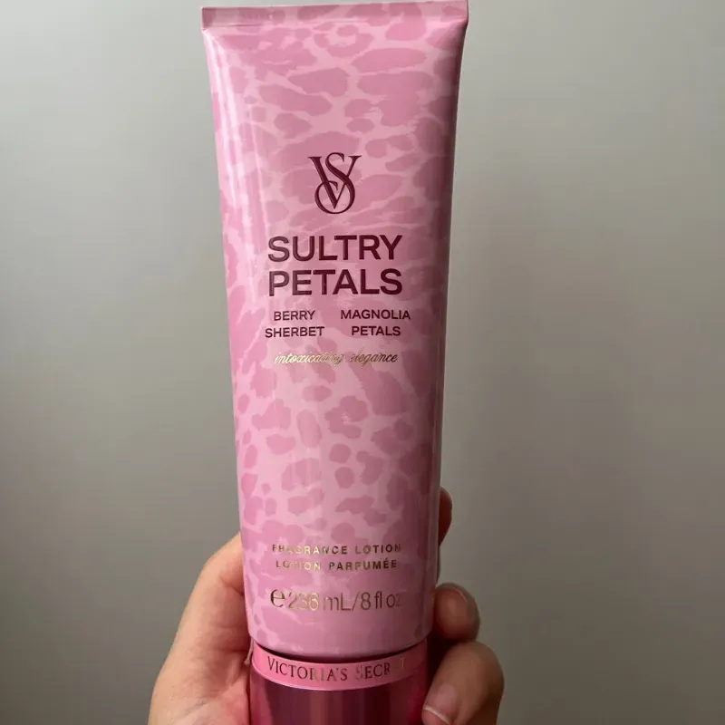 Crema Sultry Petals 🌷