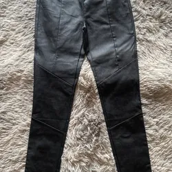 Pantalón de vinil