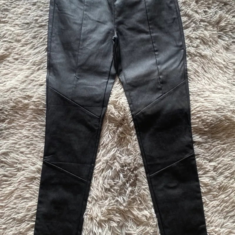 Pantalón de vinil