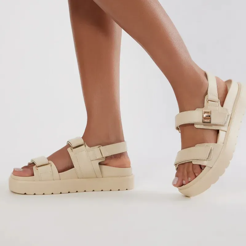 Sándalias Altas con correitas