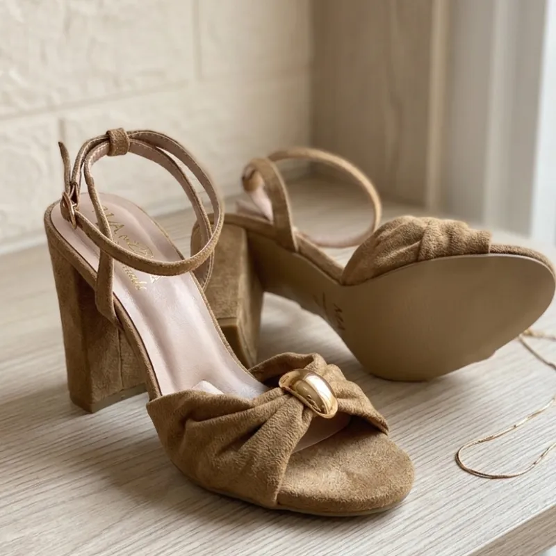 💛Tacones💛