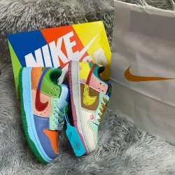 Tenis Nike de colores 🌈