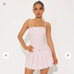 Vestido corto de tachones 🩷🌸