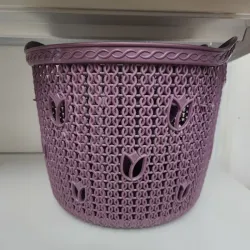 Cesta de plástico con tapa