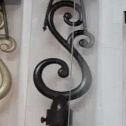 Cortinero metálico expandible [3m]