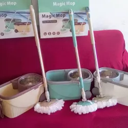 Fregona con ruedas grandes