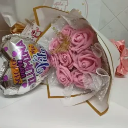 Ramo de rosas de foami