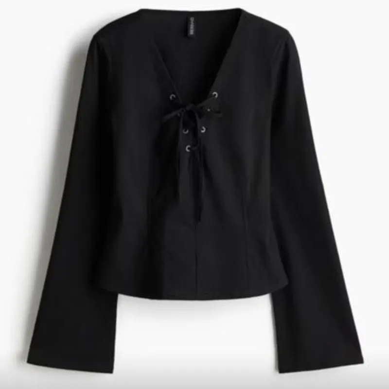 Blusa Negra de Mangas