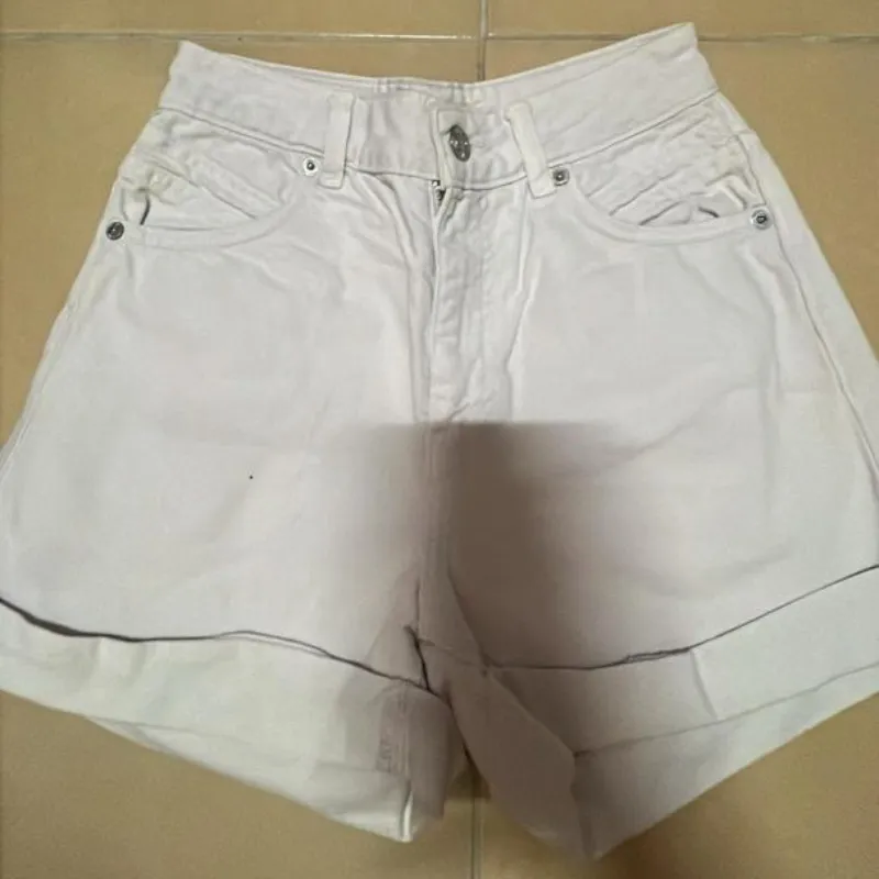 Short de Mezclilla Blanca