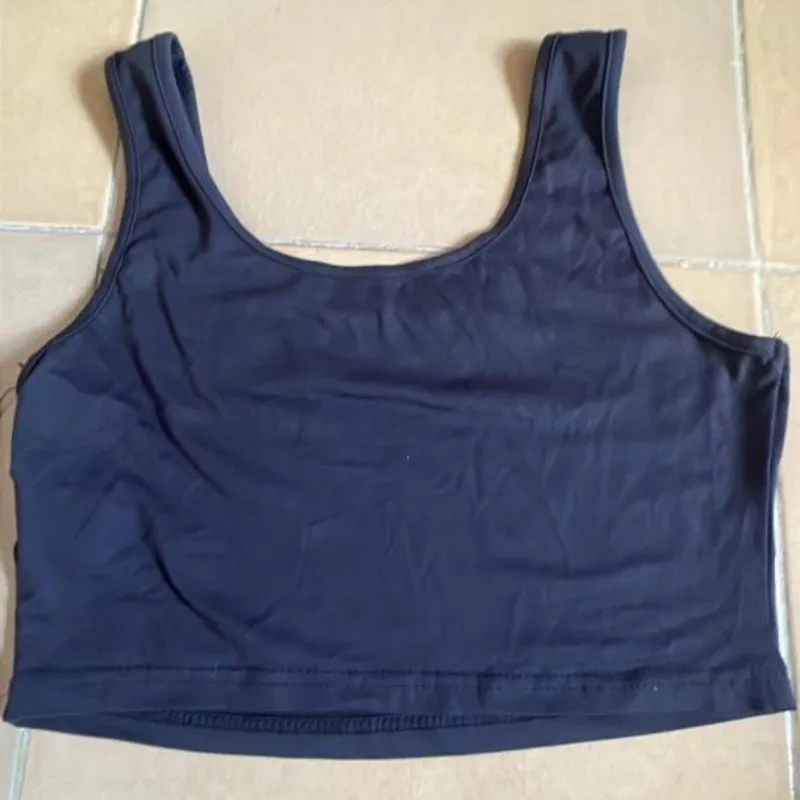 Top Camiseta Negra