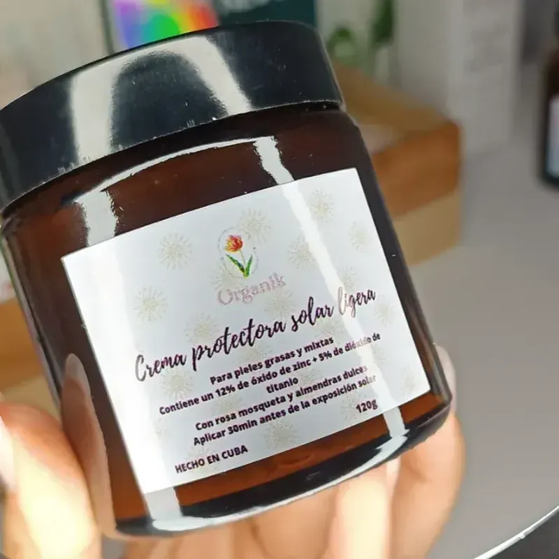 Crema protectora solar ligera para pieles grasas