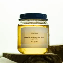 Mascarilla de retinol con ácido hialurónico