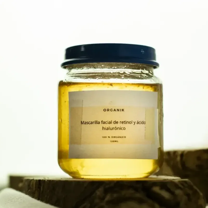 Mascarilla de retinol con ácido hialurónico