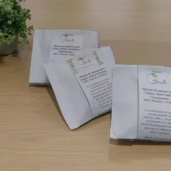 Tónico aclara manchas (mezcla de plantas troceadas)