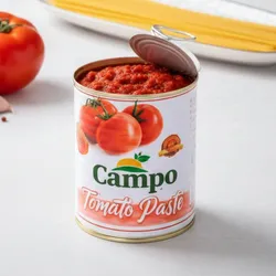 Lata de pasta de tomate doble concentrado