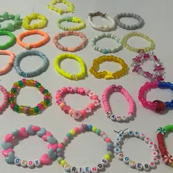 pulsos con cuentas coloridas para niñ@s