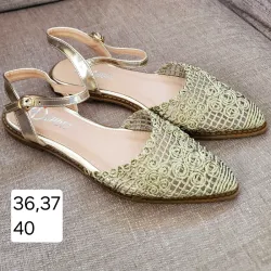 Puntifinos color dorado cobre efecto tejido. Con correas