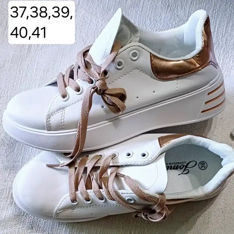 Tenis blancos detalles plata y cobre suela alta