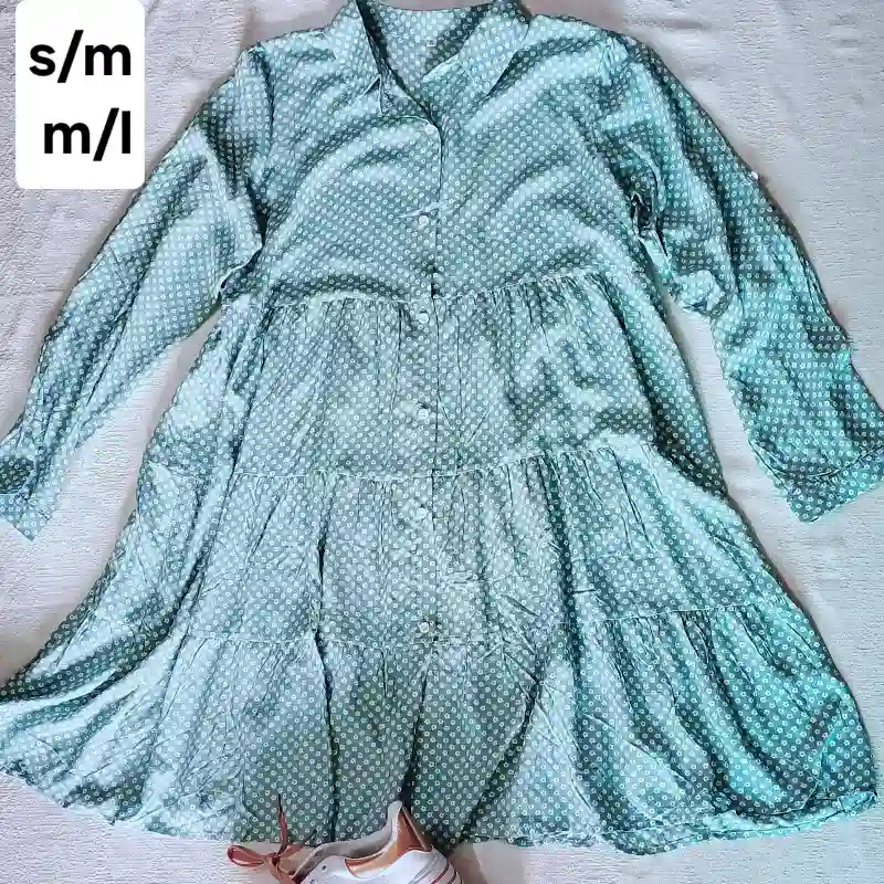 Vestido camisero can can fluído mangas corto