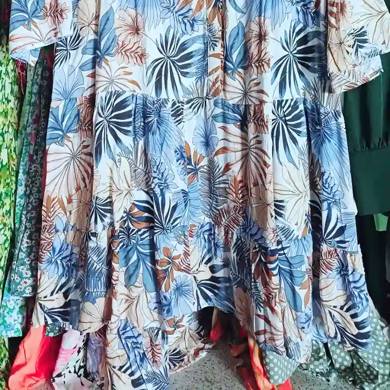 Vestido can can mangas 3/4 acampanadas 