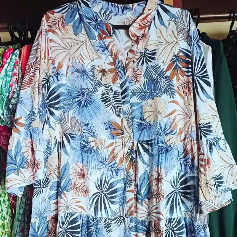 Vestido can can mangas 3/4 acampanadas 