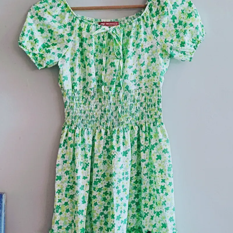 Vestido floral princesa manguita corto