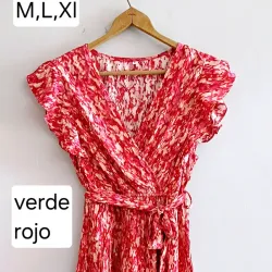 Vestido cuello V estampado corto a la rodilla