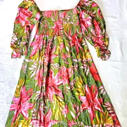 Vestido largo mangas 3/4 abullonadas estampado tropical