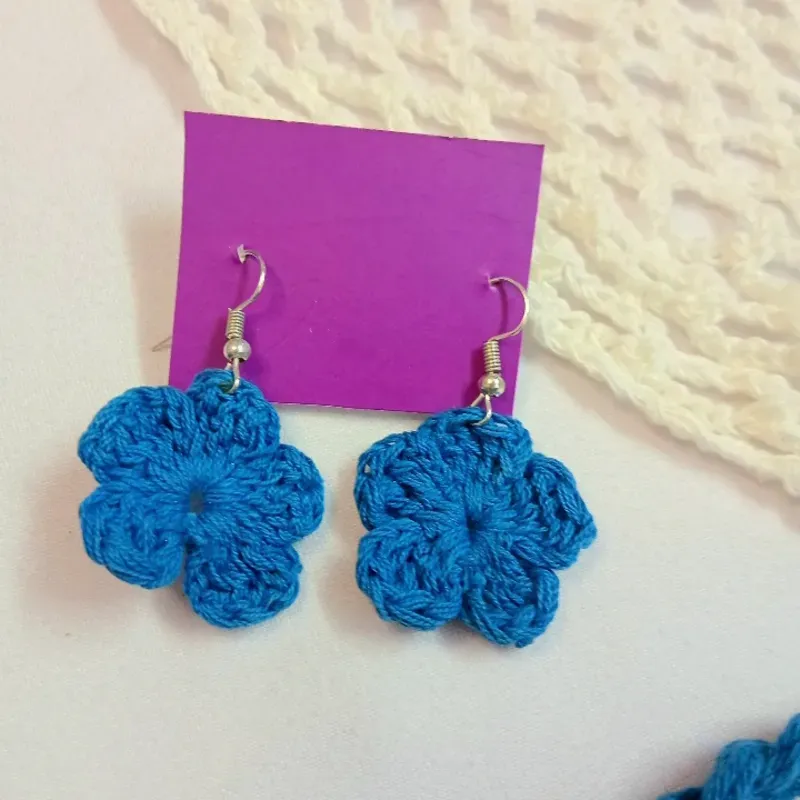 Aretes de flor medianitas