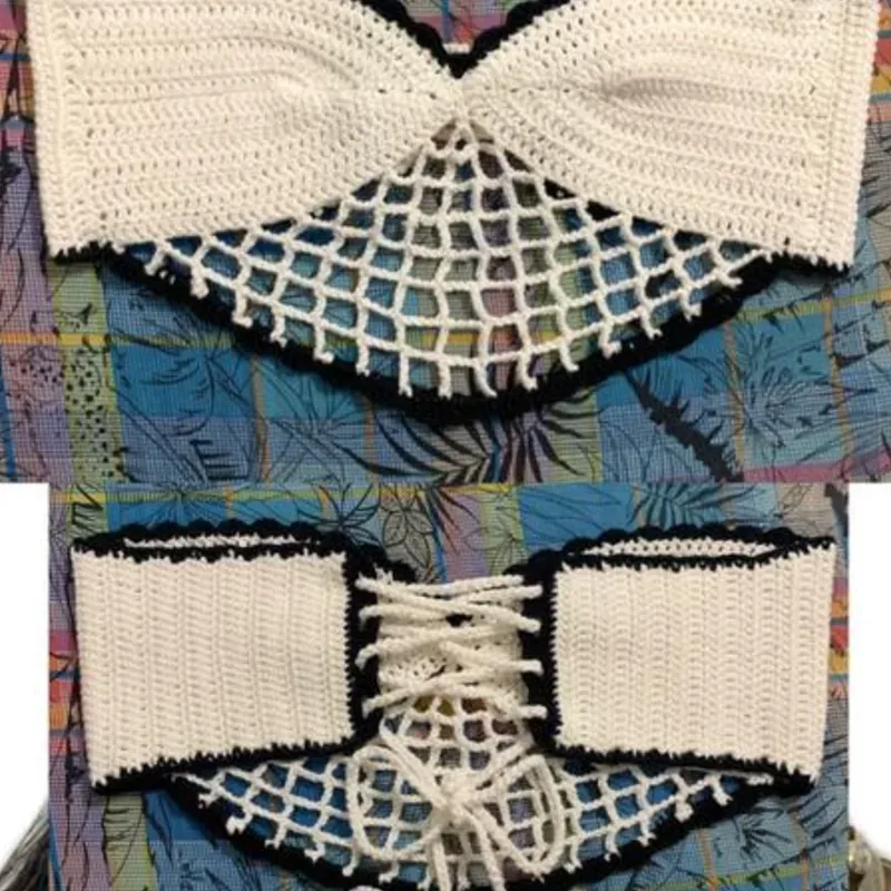 Top strabble con borde negro