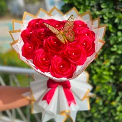 Ramo de 15 rosas corazón