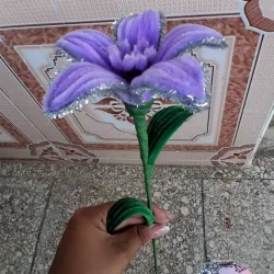 Lirio morado con brillos