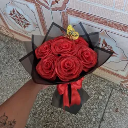 Ramo rojo , con glitter y mariposa