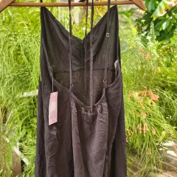 Vestido negro espalda afuera