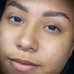 Laminado de cejas (incluye diseño, depilación y tinte)