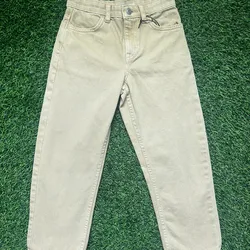 Pantalón de mezclilla 