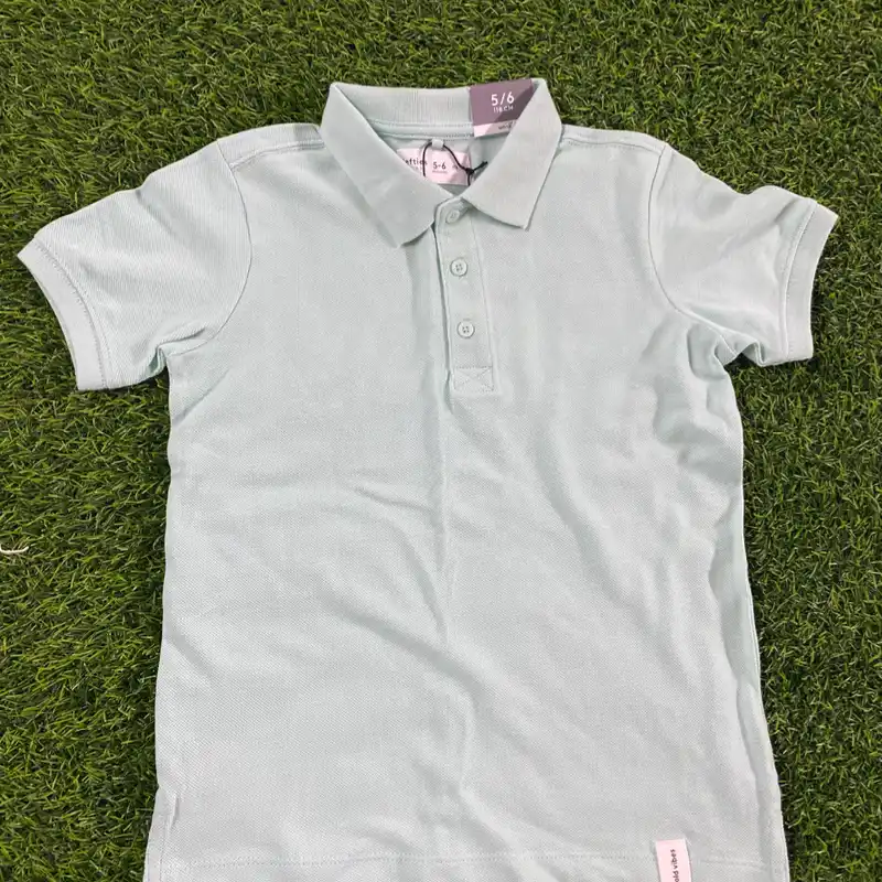T-shirt estilo Polo en verde 