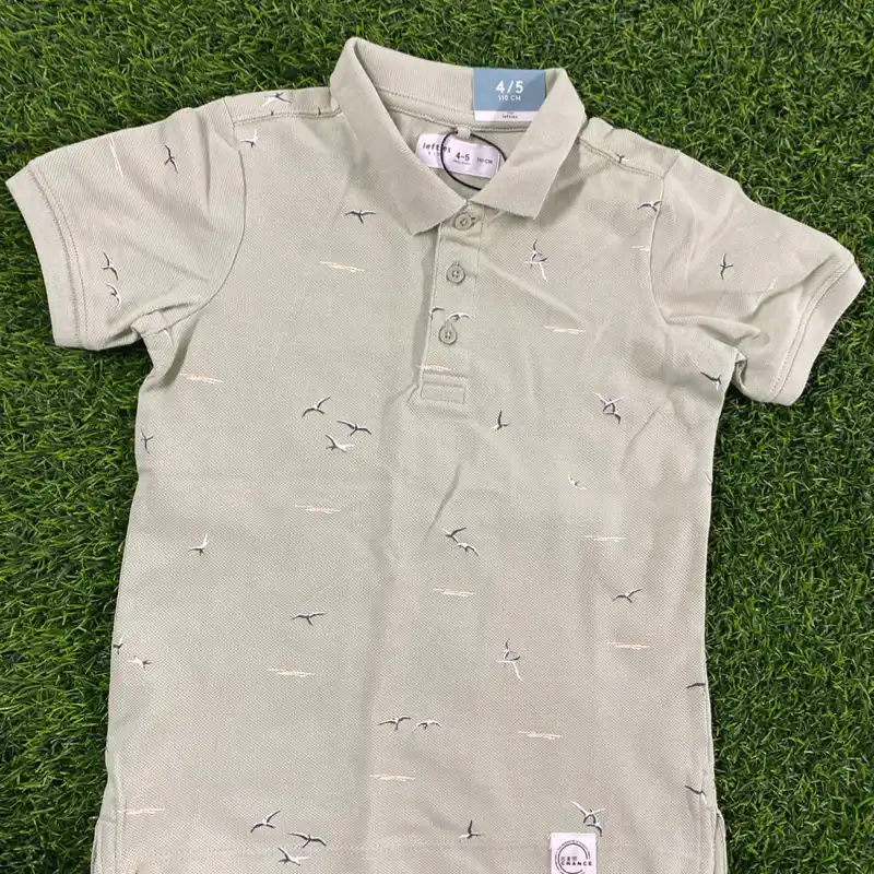 T-shirt estilo polo 