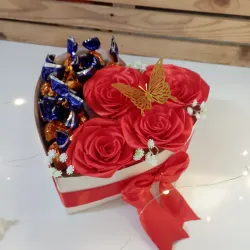 Caja corazón con bombones