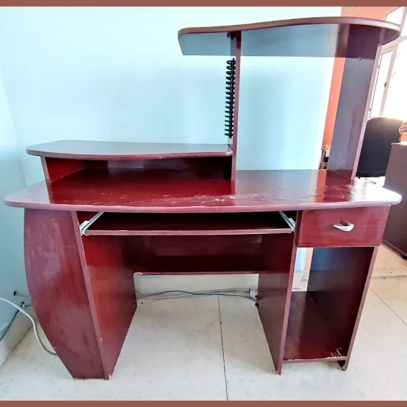 Amplio mueble de Pc