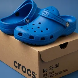 Zapatos sport marca CROCS