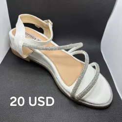 Sandalias de Tiras con Diseño de Pedrería 