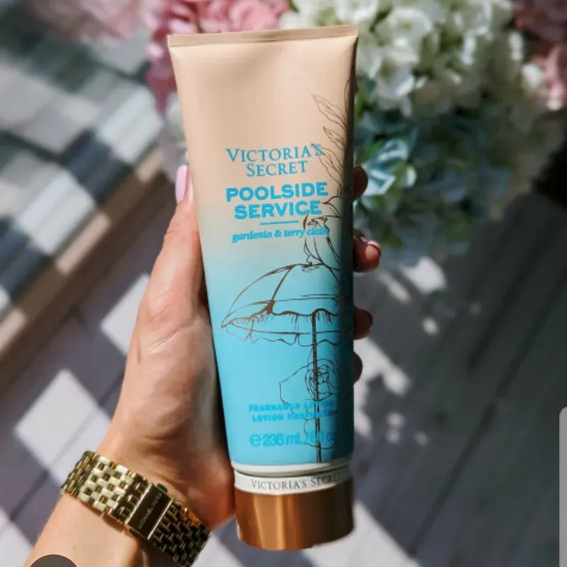 Poolside Service💙