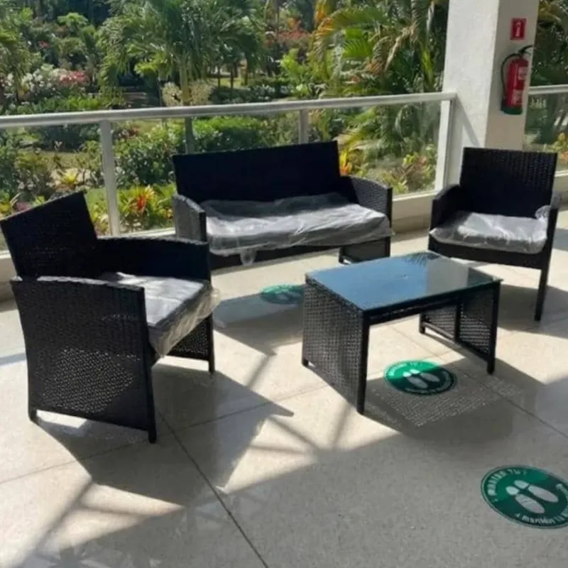 Juego de muebles de terraza con mesa