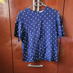 Blusa Azul con Puntos Blancos
