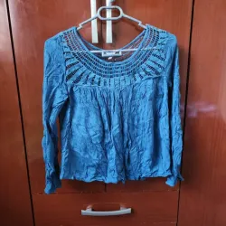 Blusa Azul con Tejido