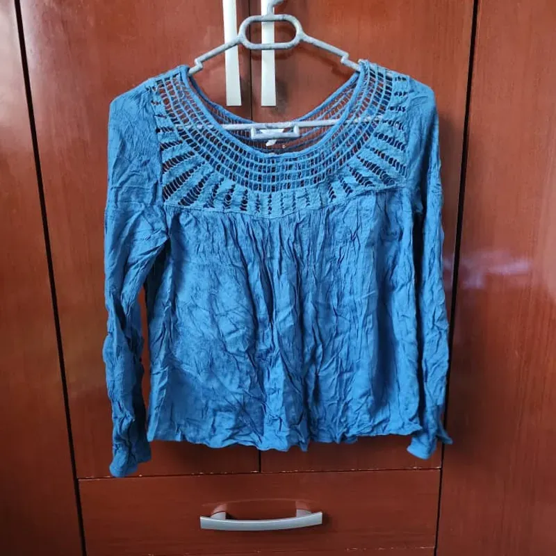 Blusa Azul con Tejido