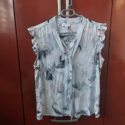 Blusa Estampada con Nudo Decorativo